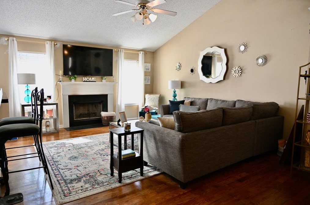 557 Victorian Cir, Dallas GA 30157-8250 exterior