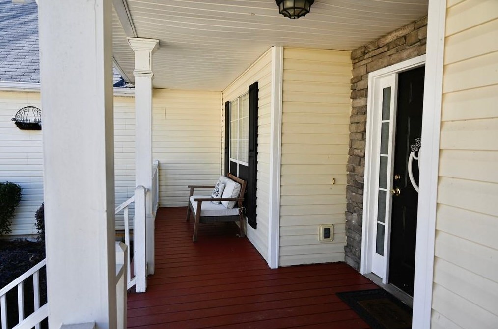 557 Victorian Cir, Dallas GA  30157-8242 exterior