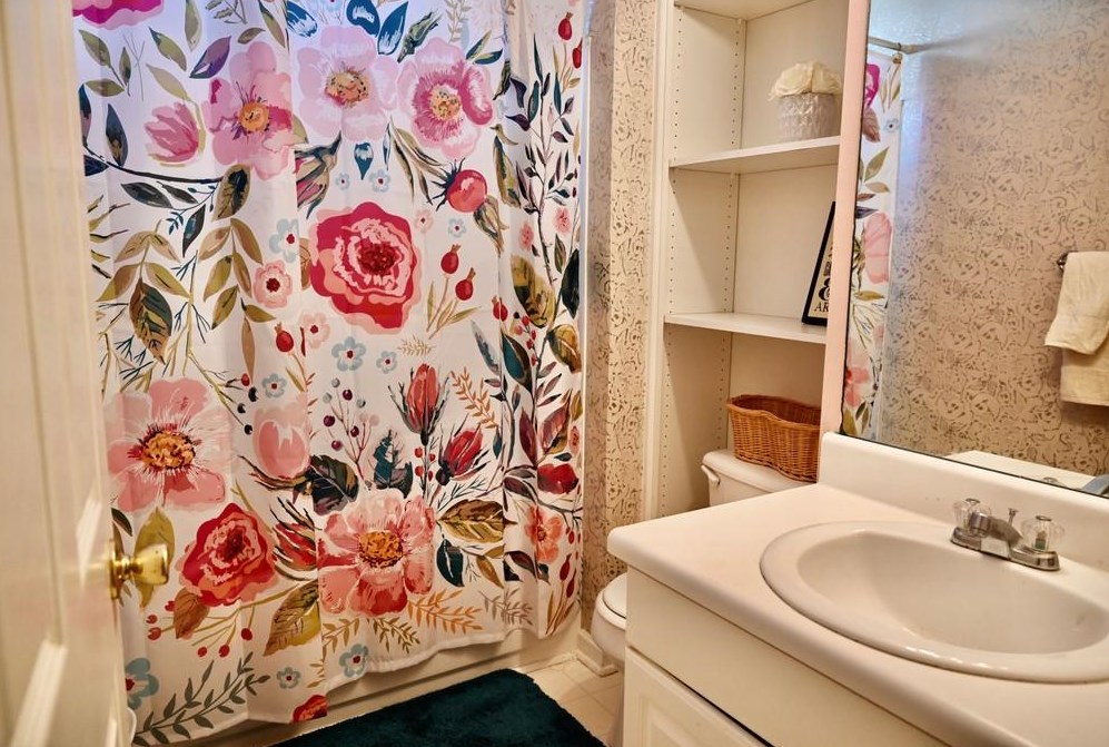 557 Victorian Cir, Dallas GA 30157-8250 exterior