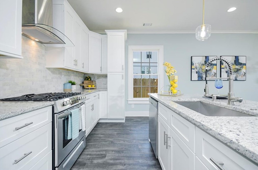 2541 Eastwood Dr, Decatur GA 30032-3223 exterior