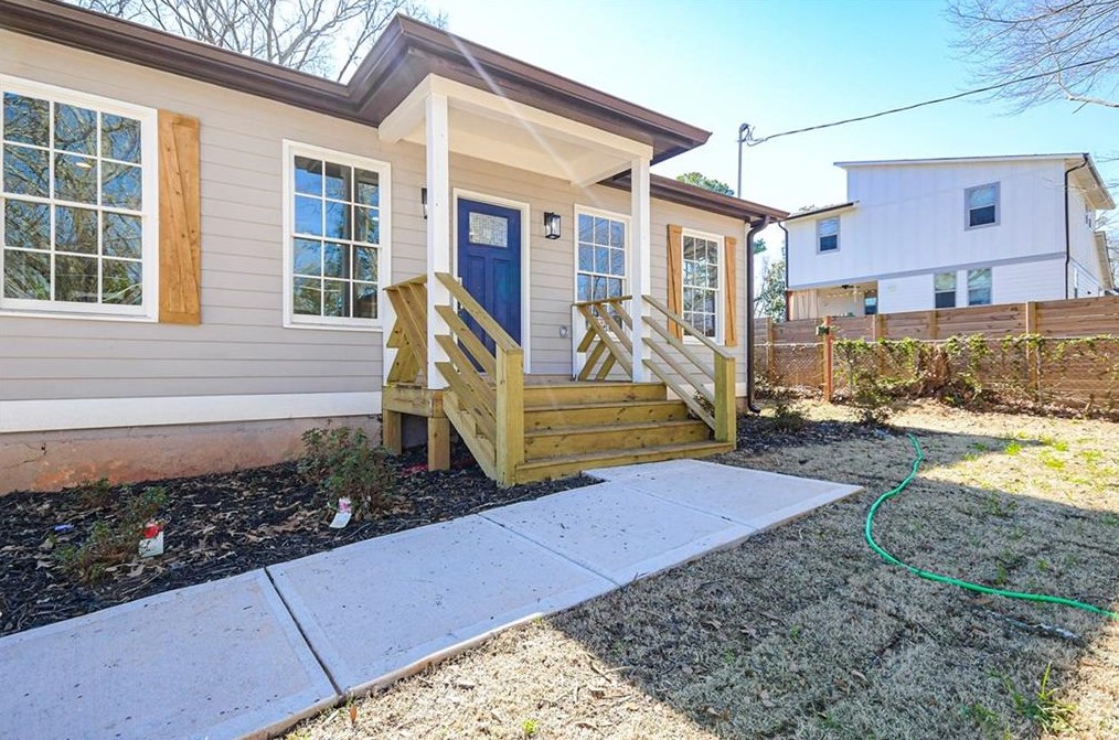 2541 Eastwood Dr, Decatur GA 30032-3223 exterior