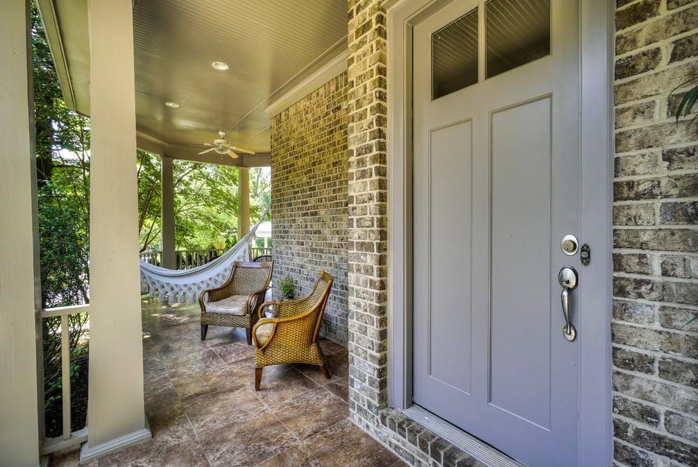 326 Winnona Dr, Decatur GA  30030-3856 exterior