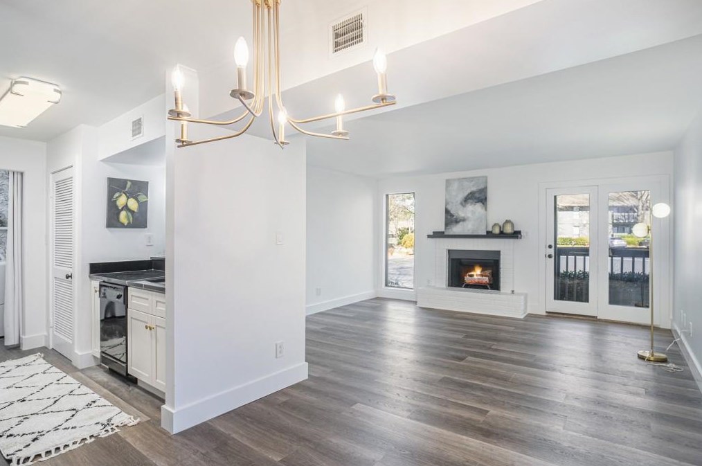 203 Tuxworth Cir, Decatur GA  30033-5623 exterior