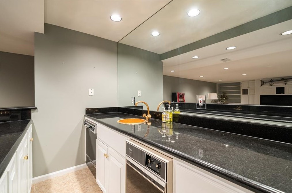 215 Windsor Gate Cv, Atlanta GA  30342-2864 exterior
