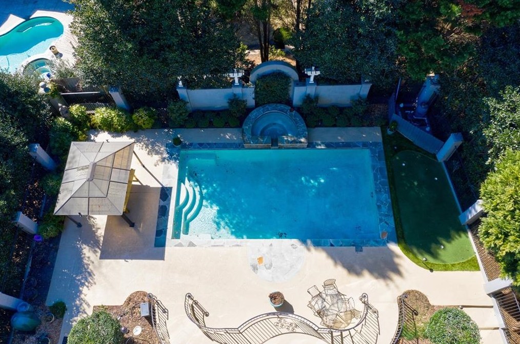 215 Windsor Gate Cv, Atlanta GA  30342-2864 exterior