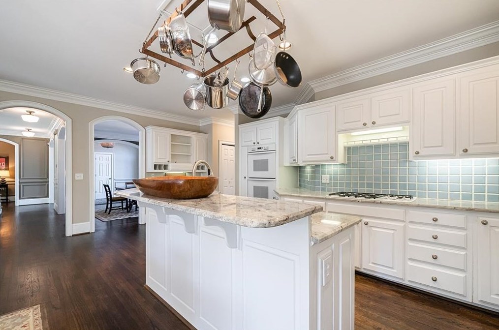 215 Windsor Gate Cv, Atlanta GA  30342-2864 exterior