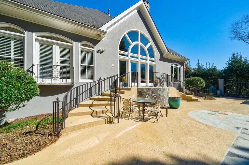 215 Windsor Gate Cv, Atlanta GA  30342-2864 exterior