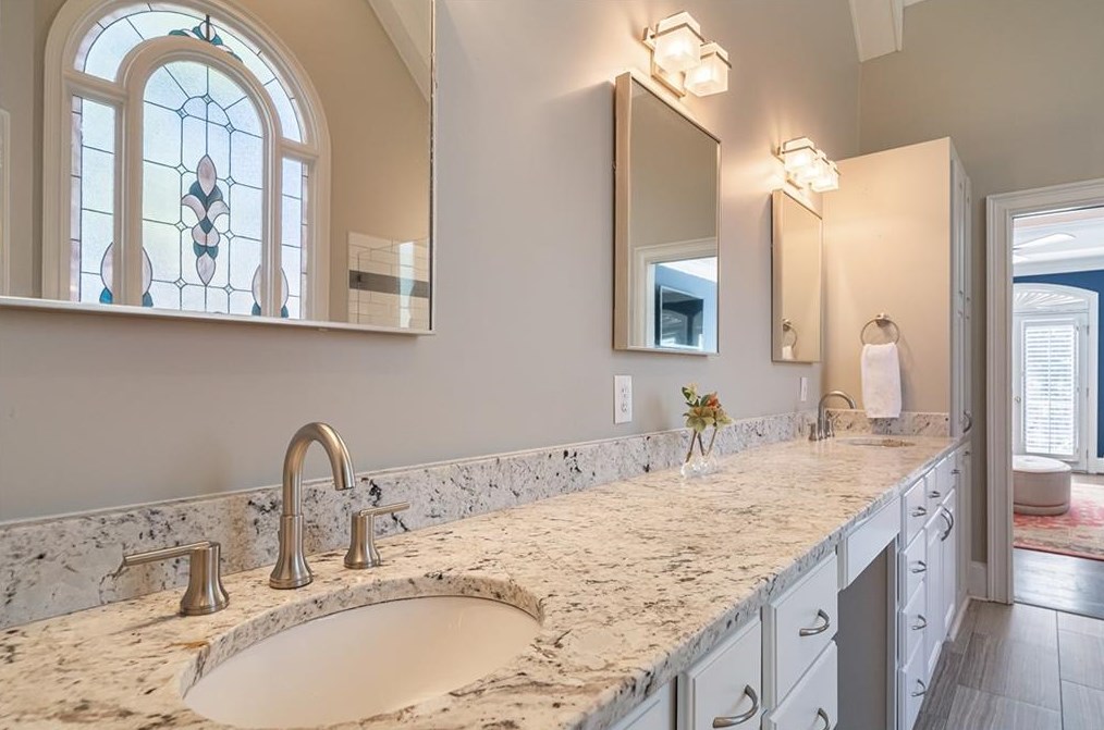 215 Windsor Gate Cv, Atlanta GA  30342-2864 exterior