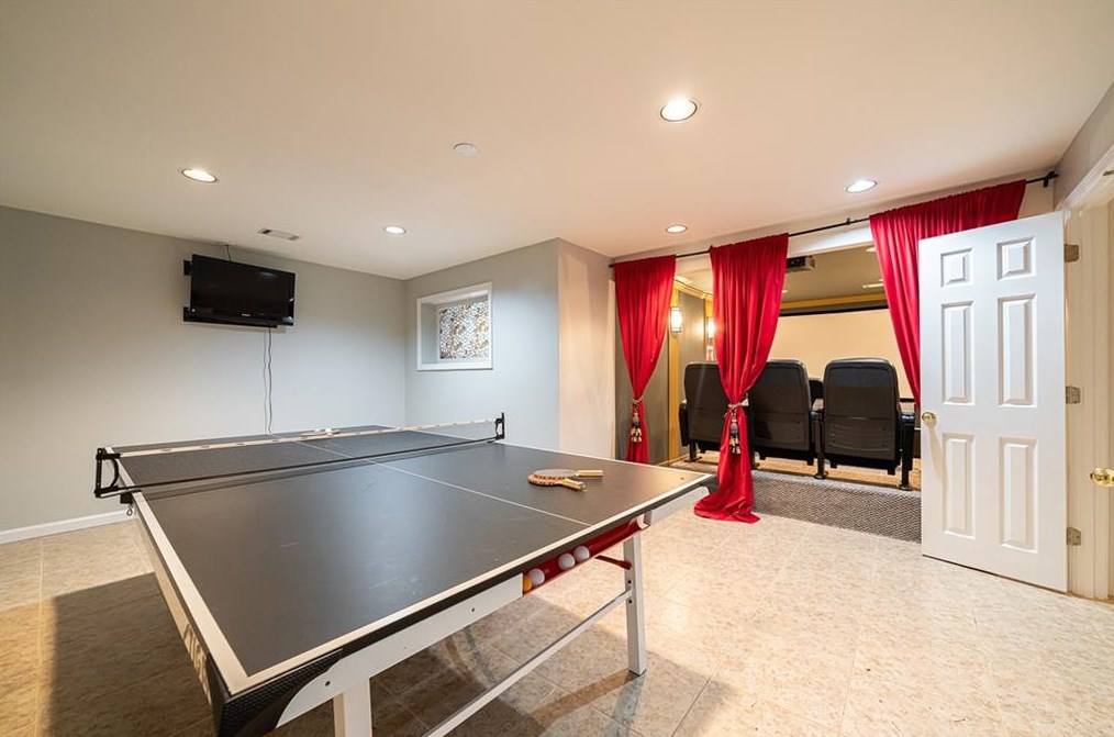 215 Windsor Gate Cv, Atlanta GA  30342-2864 exterior