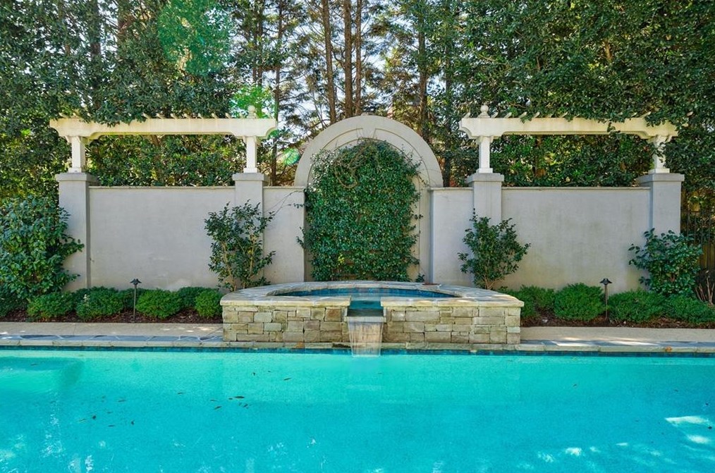 215 Windsor Gate Cv, Atlanta GA  30342-2863 exterior