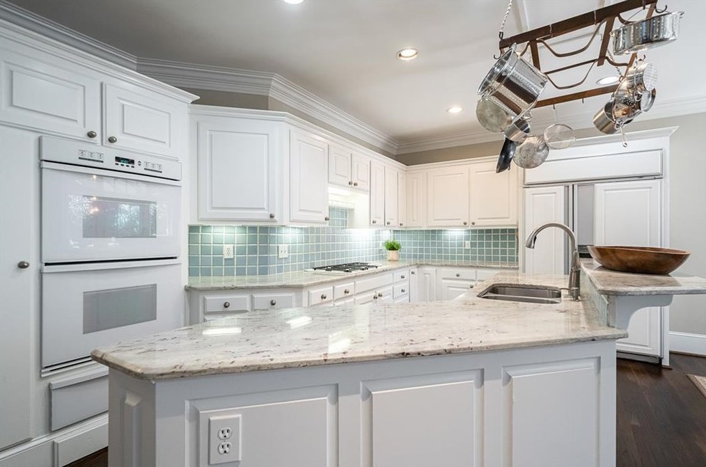 215 Windsor Gate Cv, Atlanta GA  30342-2864 exterior