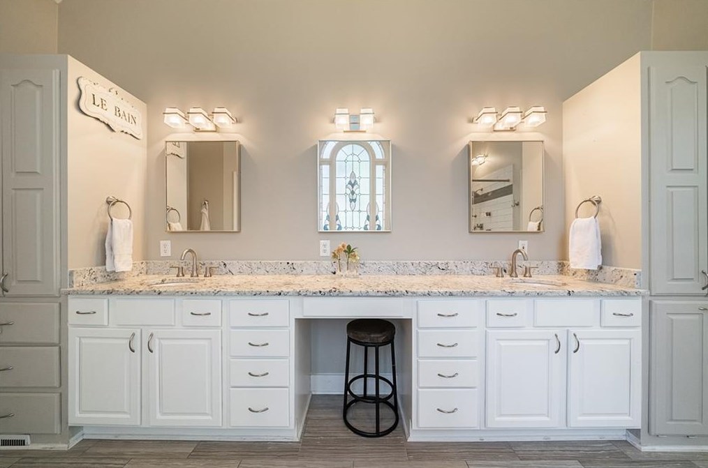 215 Windsor Gate Cv, Atlanta GA  30342-2864 exterior
