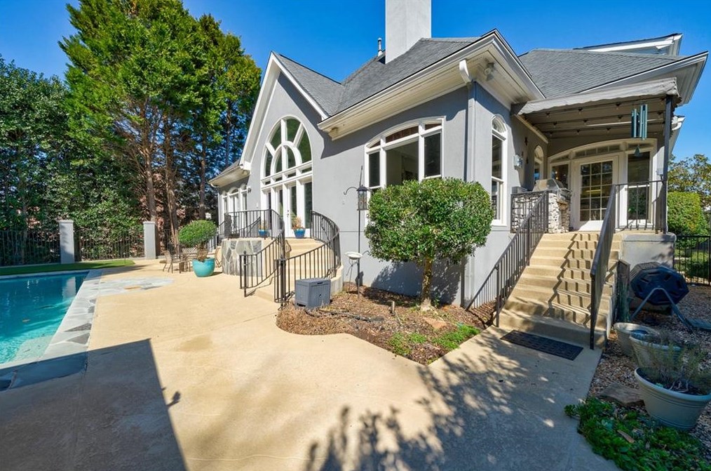 215 Windsor Gate Cv, Atlanta GA  30342-2864 exterior