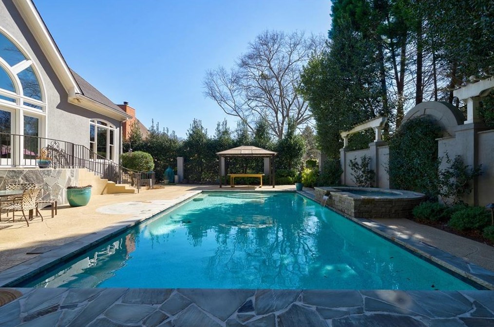 215 Windsor Gate Cv, Atlanta GA  30342-2864 exterior