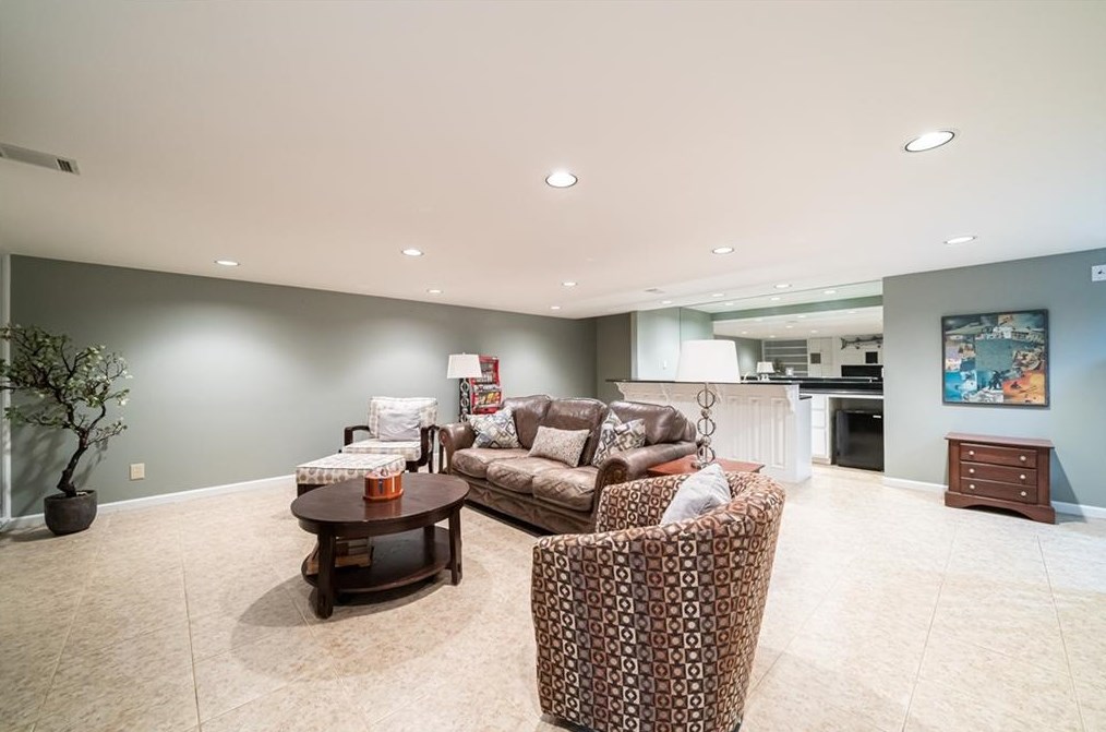 215 Windsor Gate Cv, Atlanta GA  30342-2864 exterior