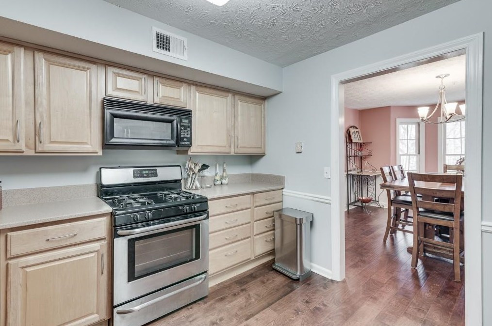 1413 Oakridge, Decatur GA 30033-2131 exterior