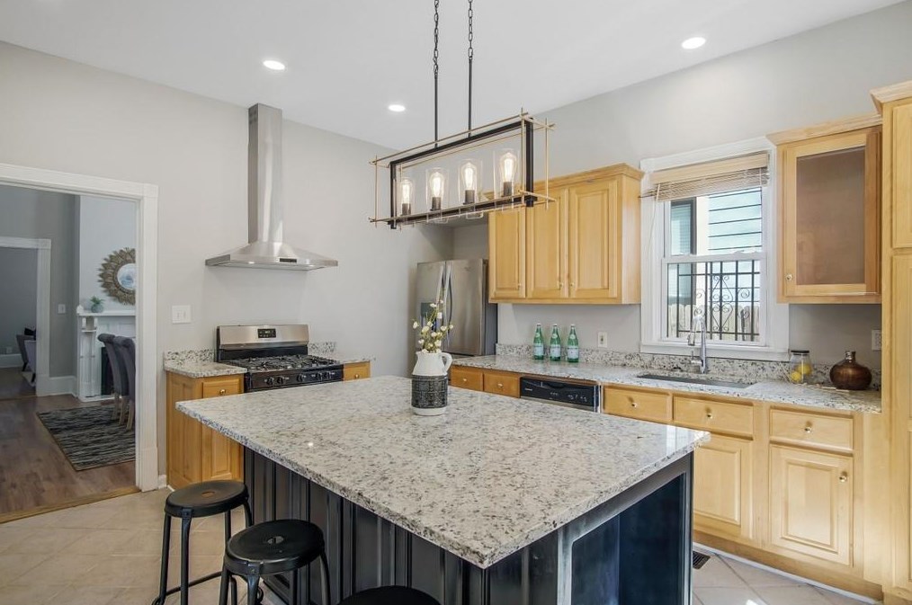 225 Woodward Ave, Atlanta GA  30312-2240 exterior