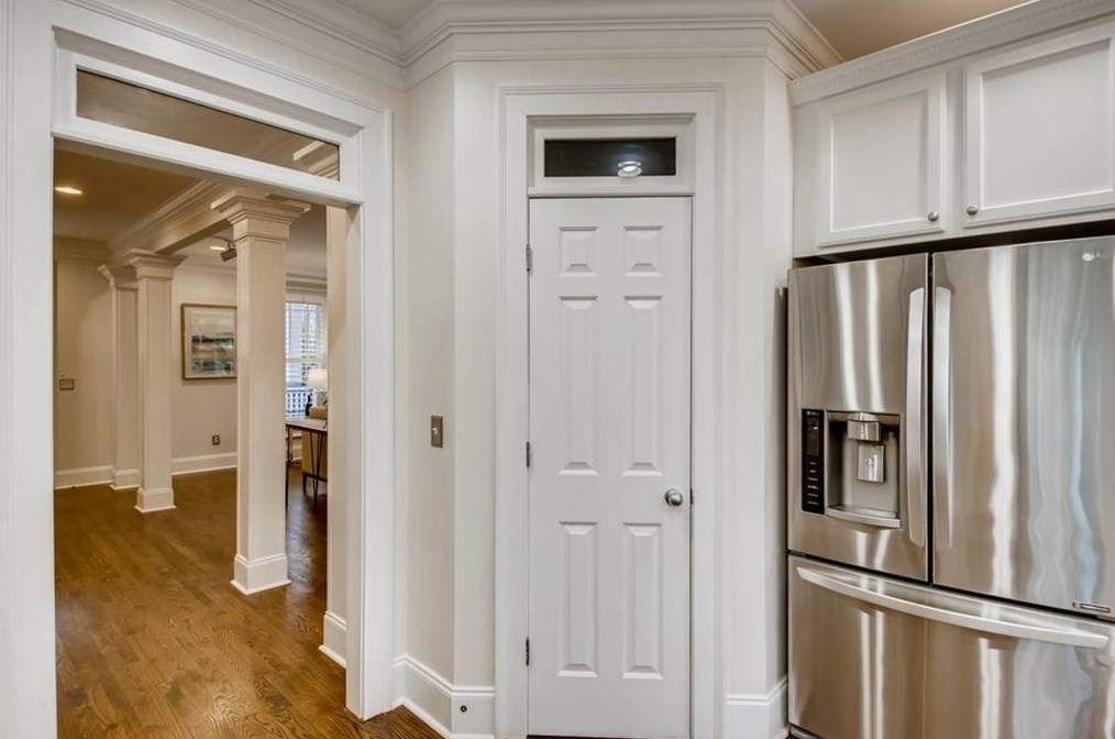 46 Oakridge Ave, Atlanta GA  30317-3319 exterior