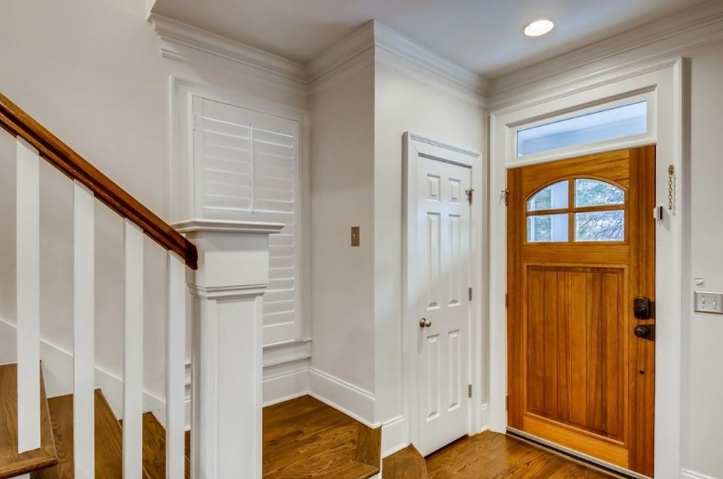 46 Oakridge Ave, Atlanta GA  30317-2917 exterior