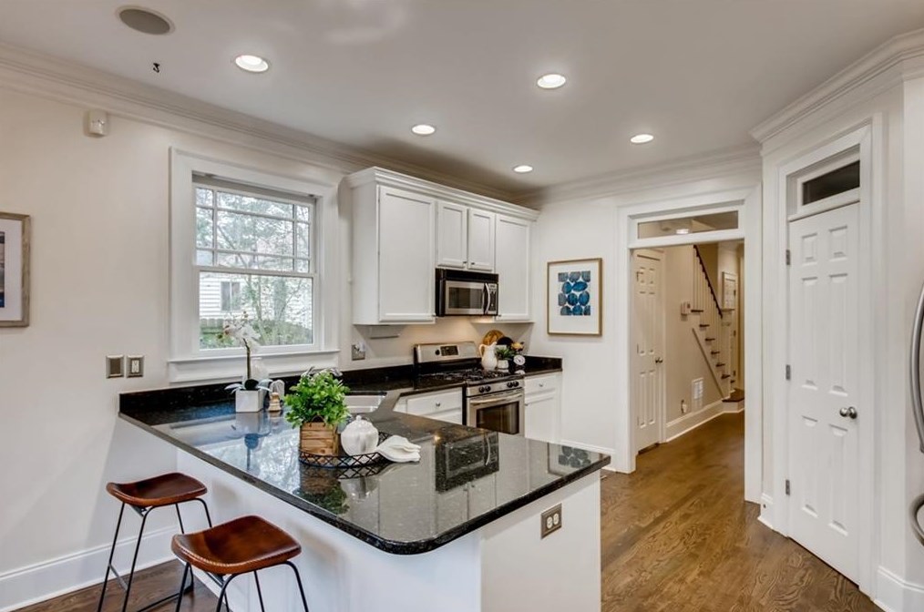 46 Oakridge Ave, Atlanta GA  30317-3319 exterior