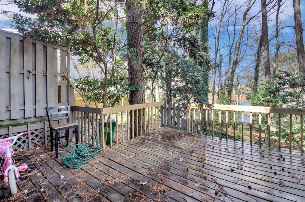 1902 Shenandoah Vly Ln, Smyrna GA  30080-8108 exterior
