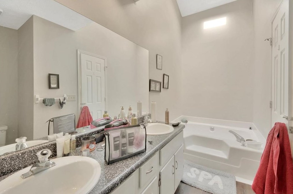 1902 Shenandoah Vly Ln, Smyrna GA  30080-8108 exterior