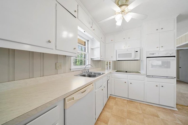 3722 Lindley Cir, Powder Springs GA  30127-2704 exterior