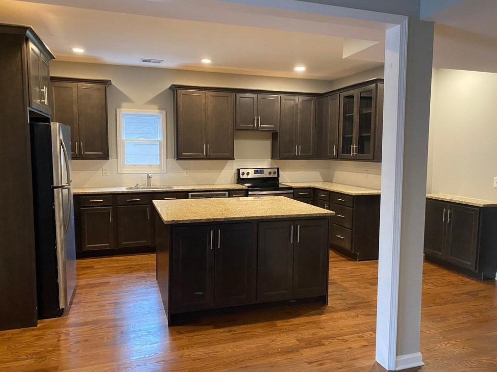 586 Woods Dr, Atlanta GA  30318-6177 exterior
