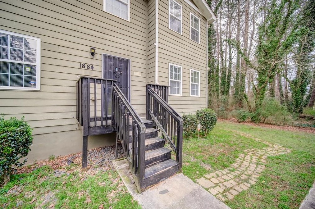 1884 Shamrock Dr, Decatur GA  30032-7011 exterior