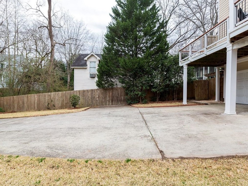 1311 Oaklawn Ave, Atlanta GA  30319-3154 exterior