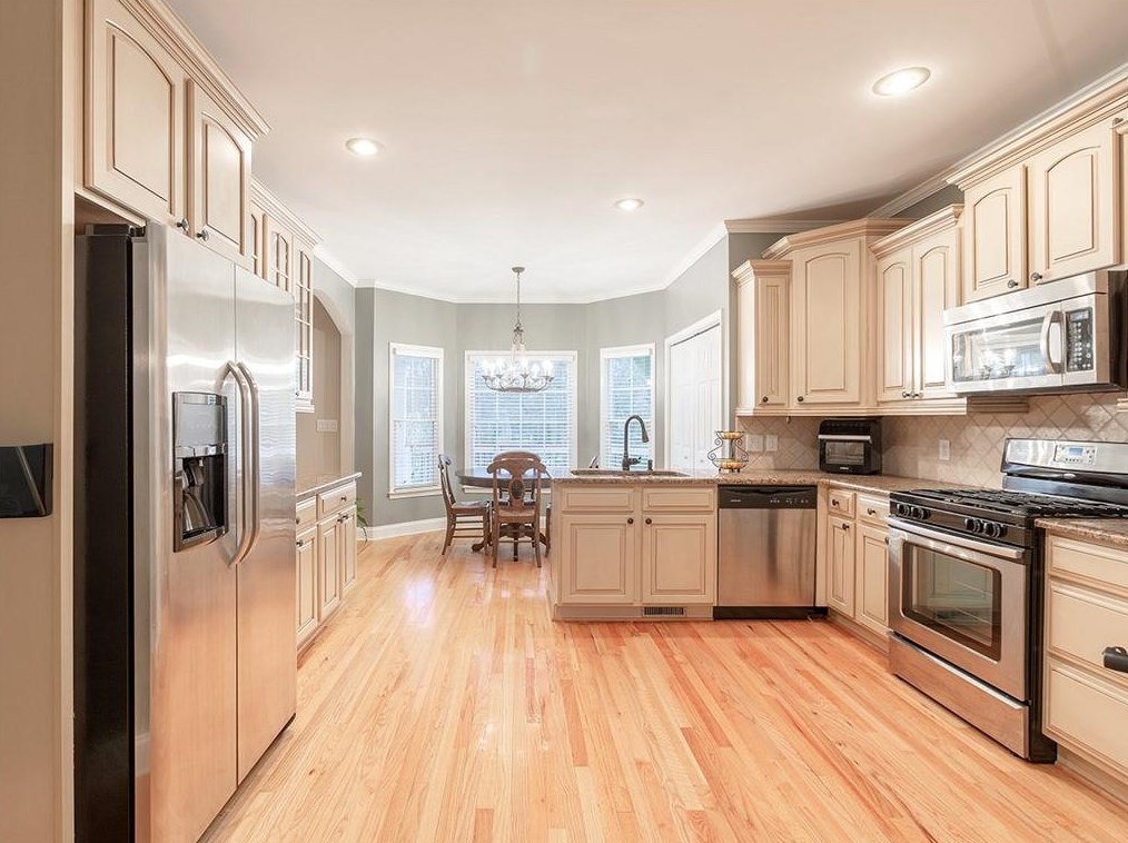 1311 Oaklawn Ave, Atlanta GA  30319-3154 exterior
