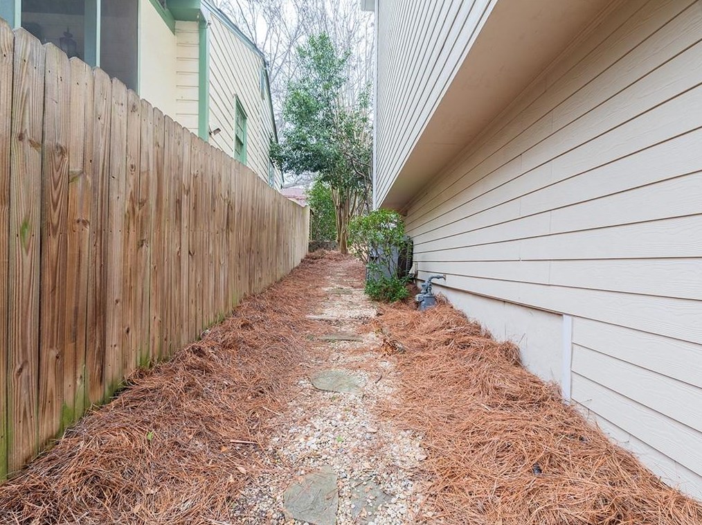 1311 Oaklawn Ave, Atlanta GA  30319-3154 exterior