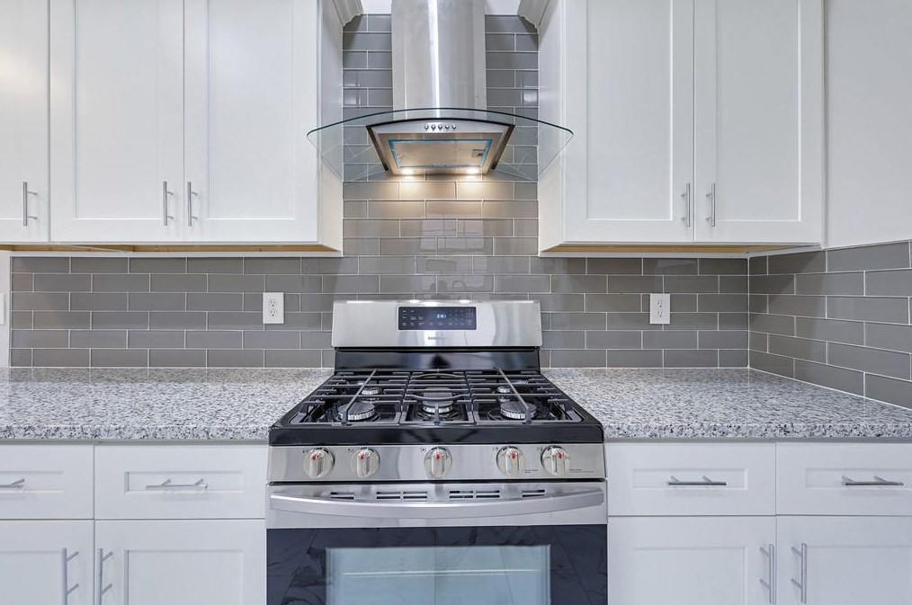 221 Oak Vista Ct, Lawrenceville GA  30044-6721 exterior