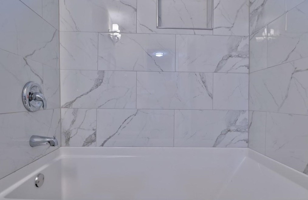 221 Oak Vista Ct, Lawrenceville GA  30044-6721 exterior