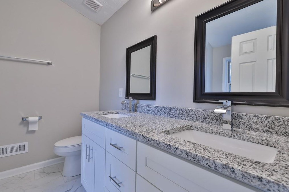 221 Oak Vista Ct, Lawrenceville GA  30044-6721 exterior