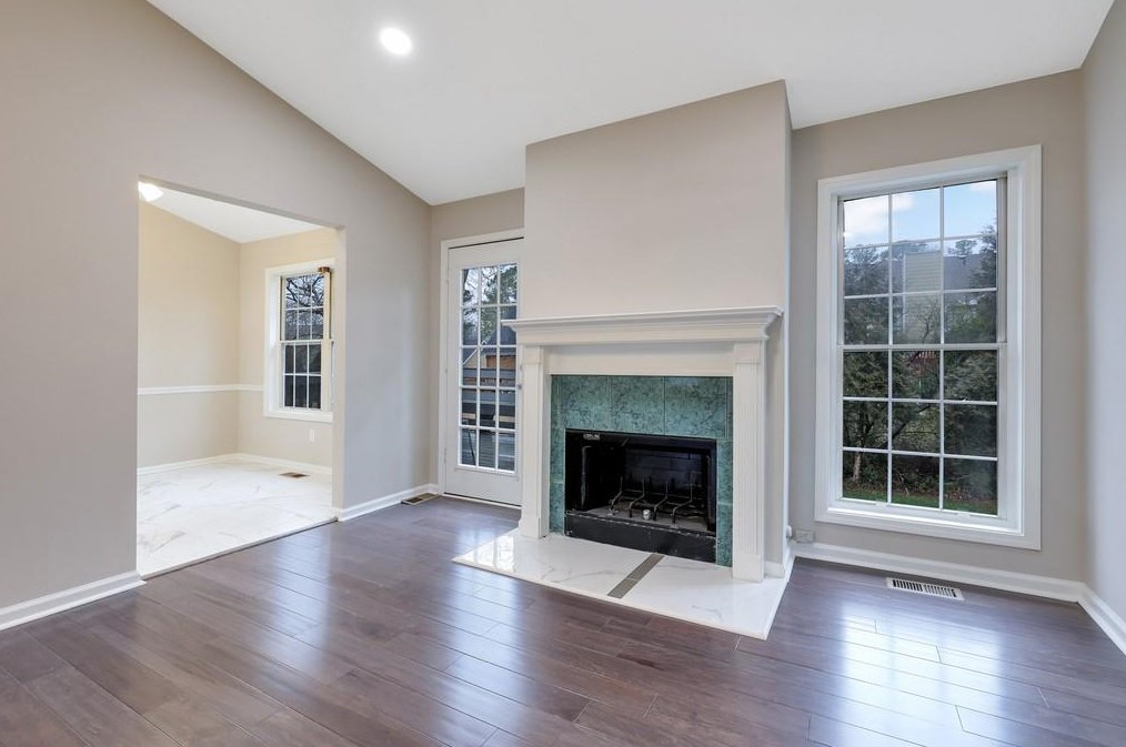 221 Oak Vista Ct, Lawrenceville GA  30044-6721 exterior