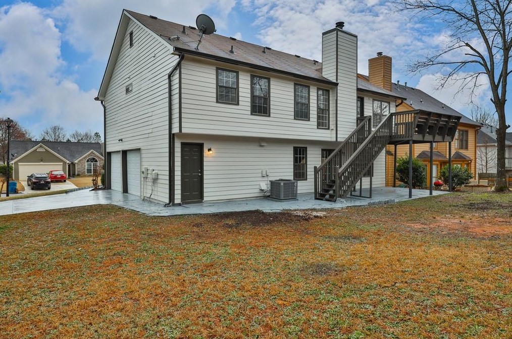 221 Oak Vista Ct, Lawrenceville GA  30044-6721 exterior