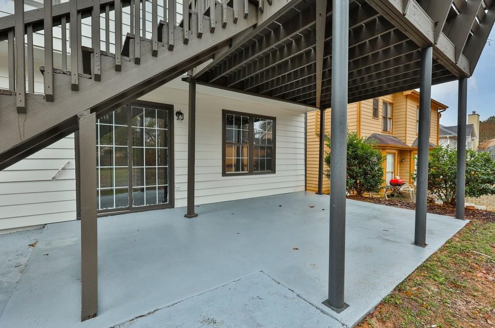 221 Oak Vista Ct, Lawrenceville GA  30044-6721 exterior