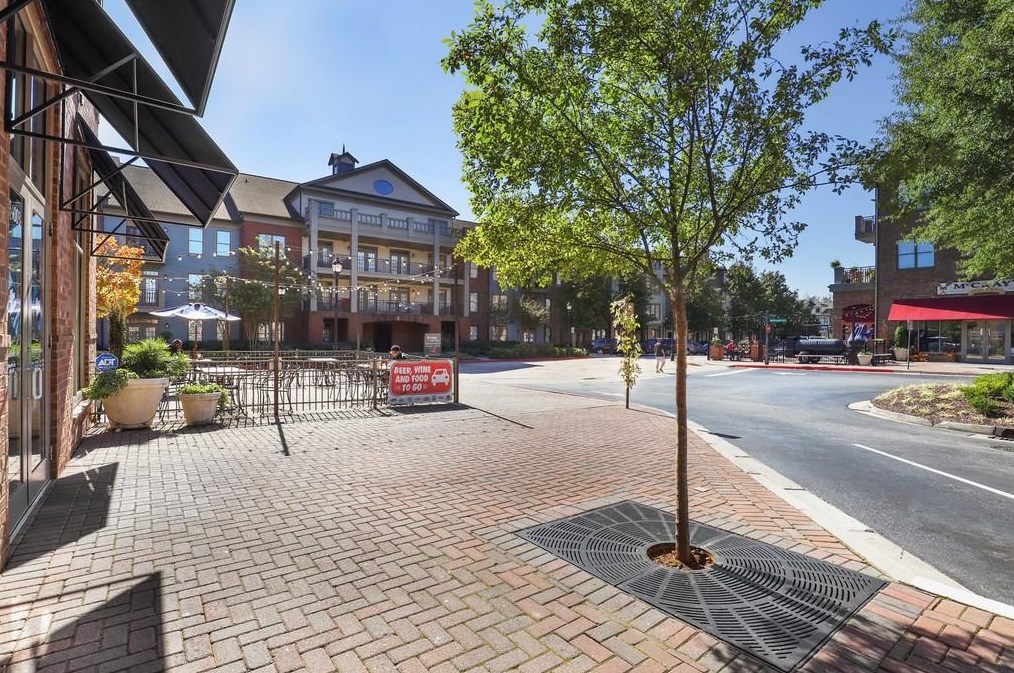 4805 Village Way, Smyrna GA  30080-9219 exterior