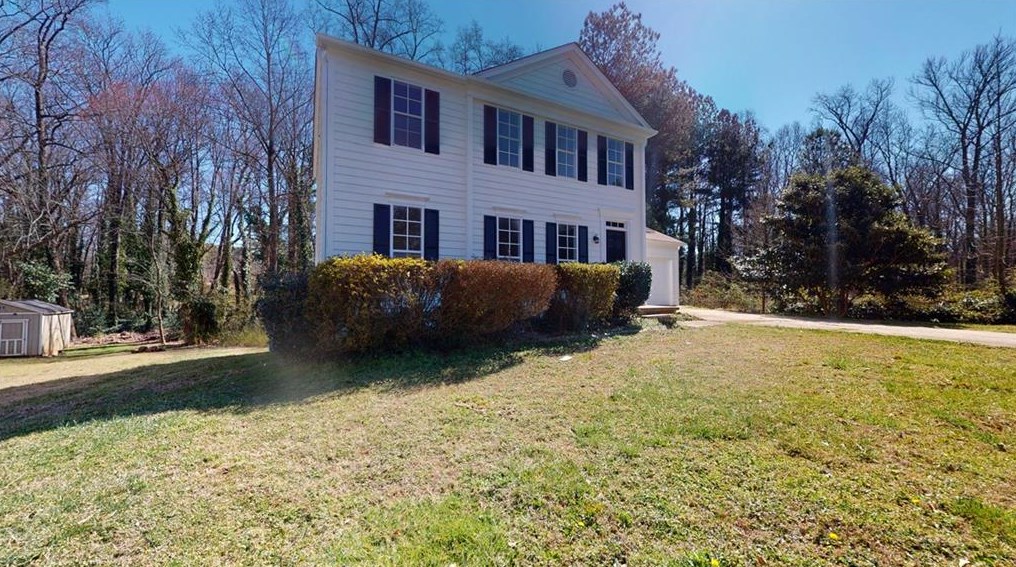 4084 Pinehurst Valley Dr, Decatur GA  30034-5235 exterior