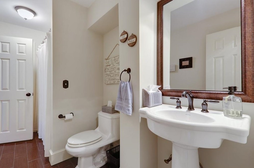 130 Barrow Downs, Alpharetta GA 30004-4014 exterior