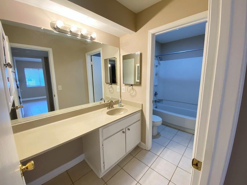 1110 Wingate Way, Atlanta GA  30350-4946 exterior