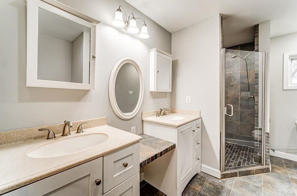 907 Turner Dr, Smyrna GA 30080-1533 exterior