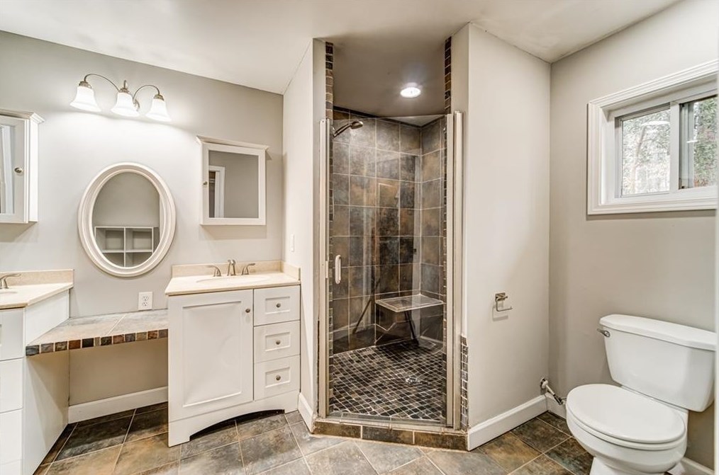 907 Turner Dr, Smyrna GA 30080-1533 exterior