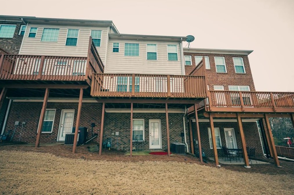 116 Stuart Castle Way, Smyrna GA 30082-5228 exterior