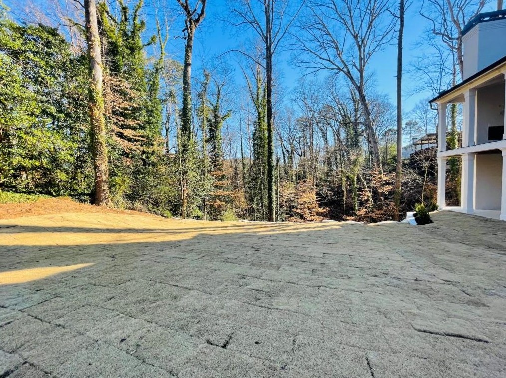 5365 Mount Vernon Pkwy, Atlanta GA  30327-4735 exterior