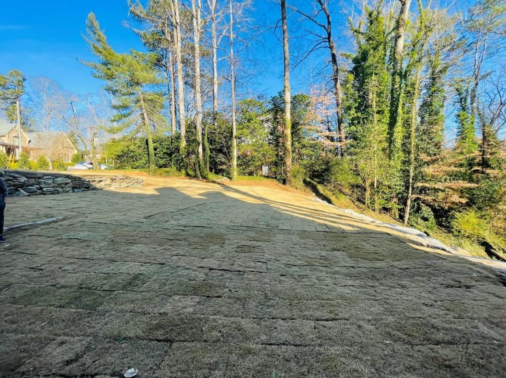 5365 Mount Vernon Pkwy, Atlanta GA  30327-4735 exterior