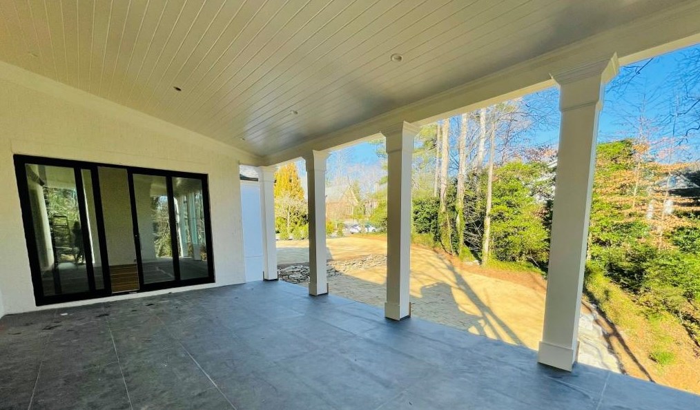 5365 Mount Vernon Pkwy, Atlanta GA  30327-4735 exterior