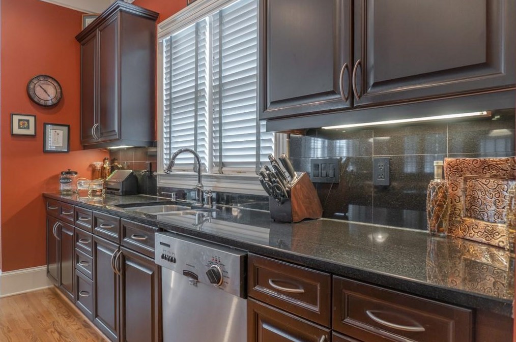 2106 Murren Dr, Smyrna GA 30080-6520 exterior