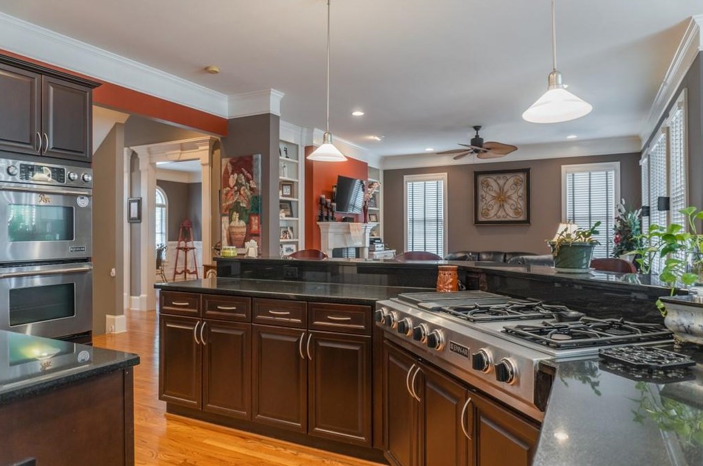 2106 Murren Dr, Smyrna GA 30080-6520 exterior